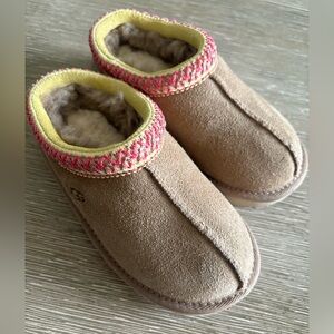 Never worn Toddler Tasman Ugg Slippers size 10